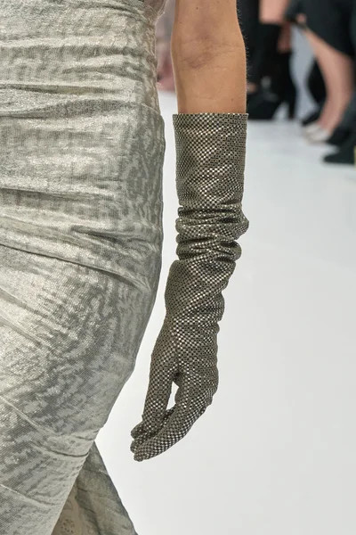 Look 12